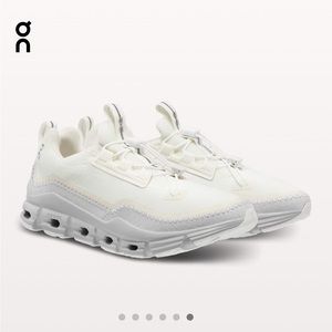 Cloud Away - Size 7 - Like new - Price FIRM